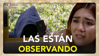 Chicas de secundaria espiadas por un hombre